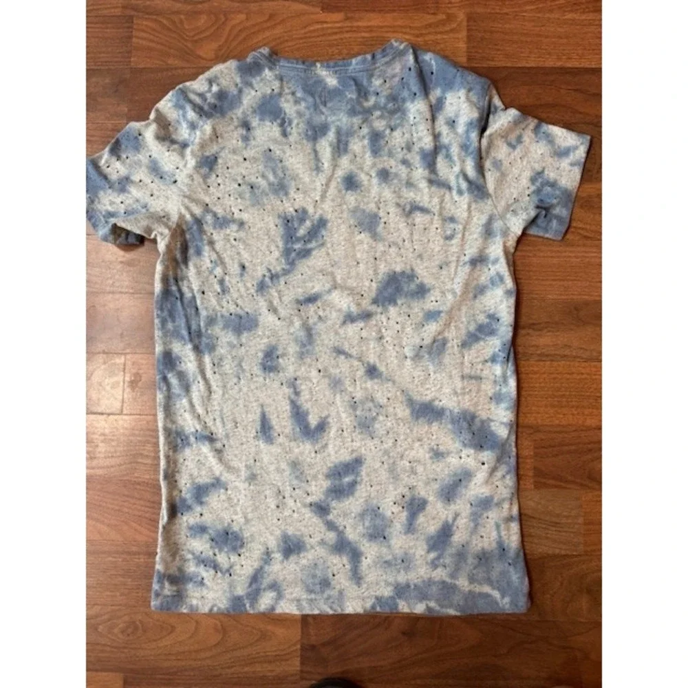 Guess Tie Dye T Shirt‎ Mens XS Short Sleeve Crewneck White Blue Destroyed Holes - Picture 7 of 14